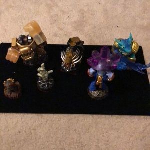 Lot of 6 Skylanders Action Figures for video game Trap team series